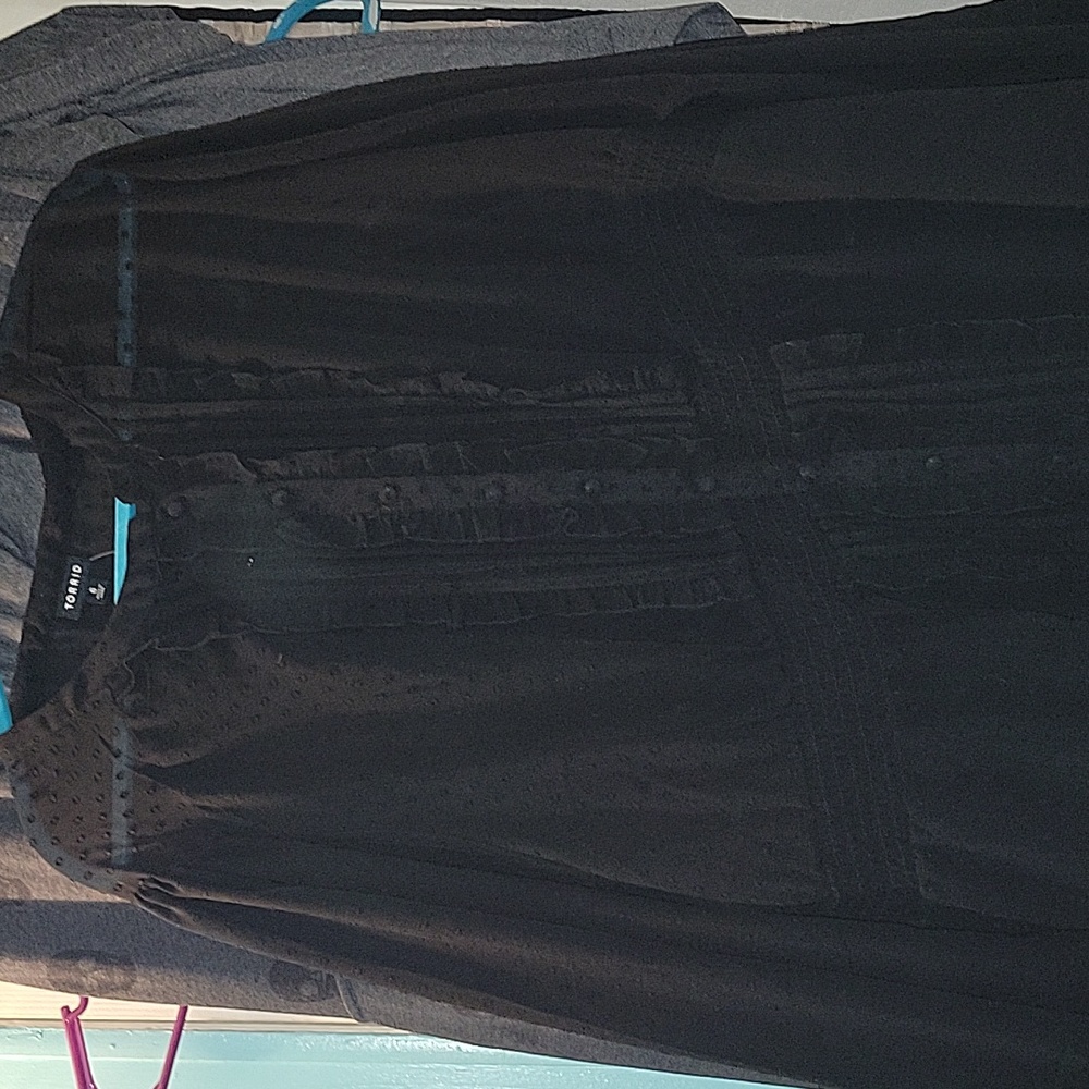 Very nice, lacey cinched waist blouse nwt